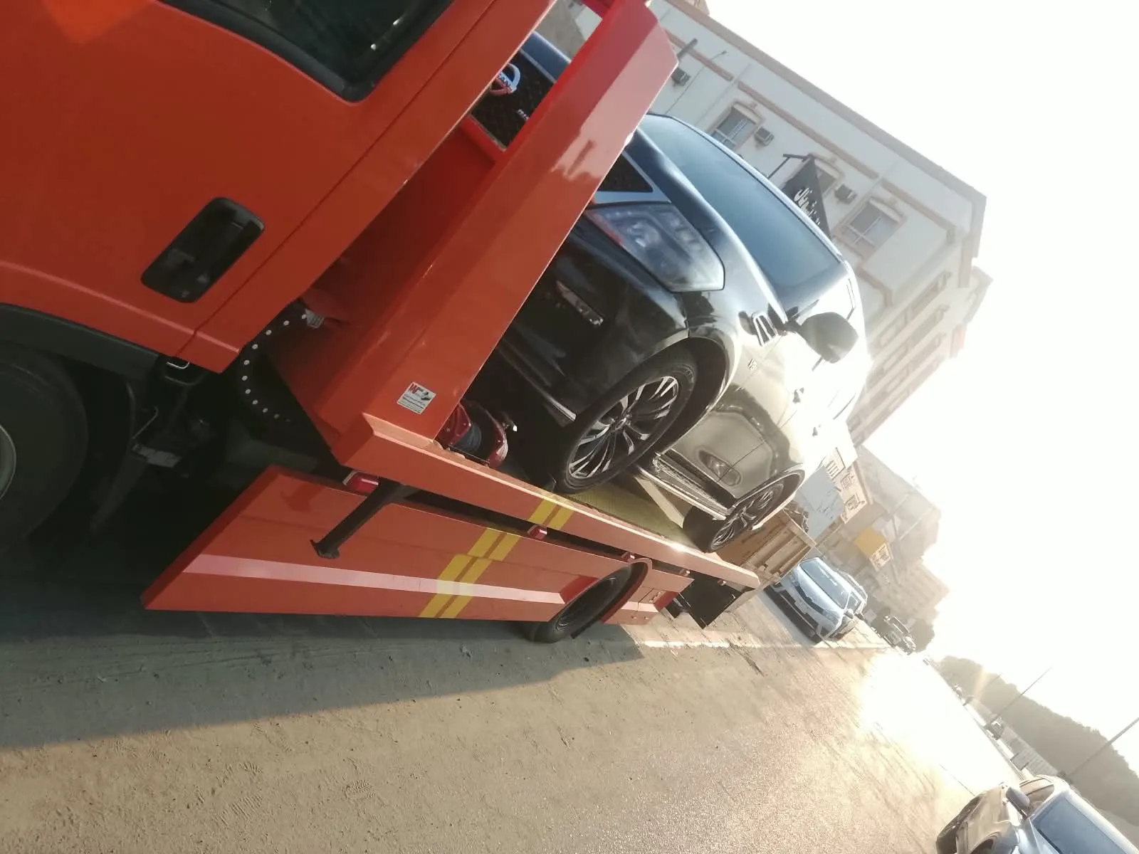 سطحة بين المدن — نقل سيارة معطلة